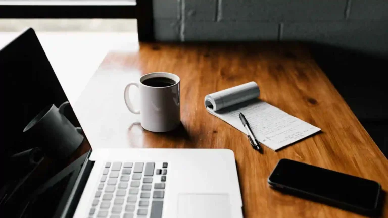 Illustration, Schreibtisch mit PC